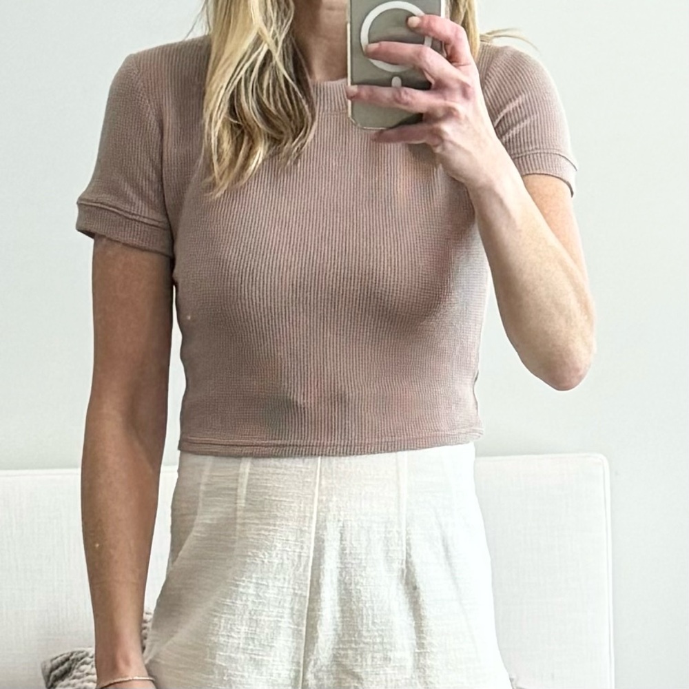 NWT Mono B Short-Sleeve Crop Top - Size Small